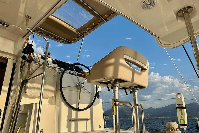  Yacht Photos Pics Lagoon 40 2021