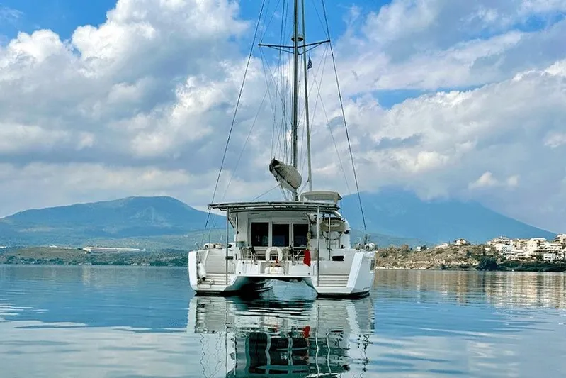  Yacht Photos Pics Lagoon 40 2021