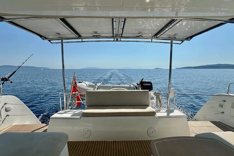  Yacht Photos Pics Lagoon 40 2021