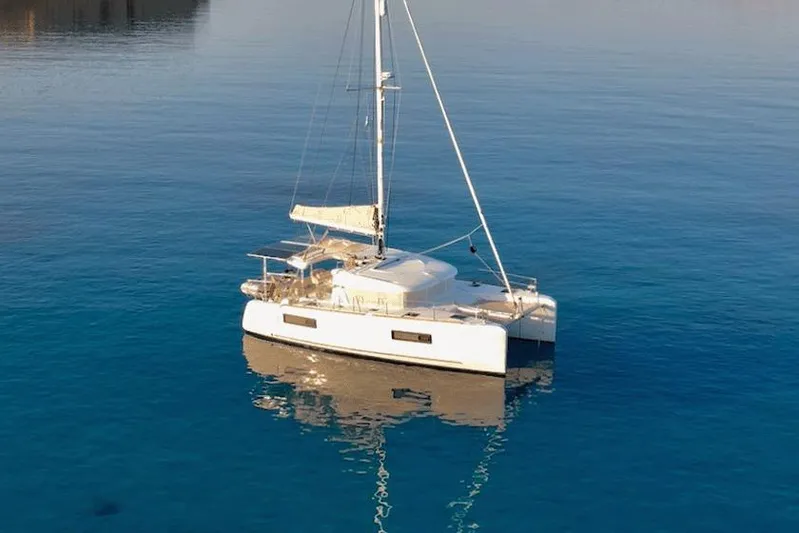  Yacht Photos Pics Lagoon 40 2021