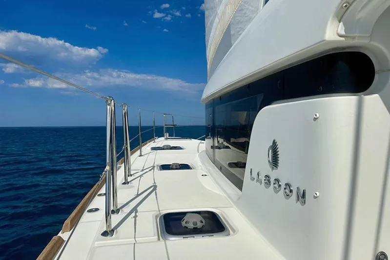  Yacht Photos Pics Lagoon 40 2021