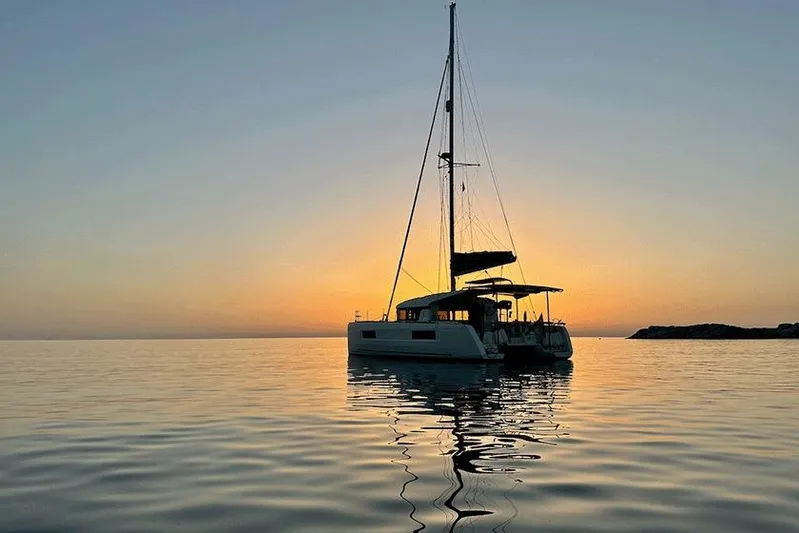  Yacht Photos Pics Lagoon 40 2021