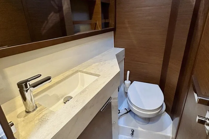  Yacht Photos Pics Lagoon 40 2021