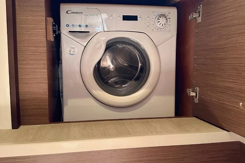  Yacht Photos Pics Lagoon 40 2021