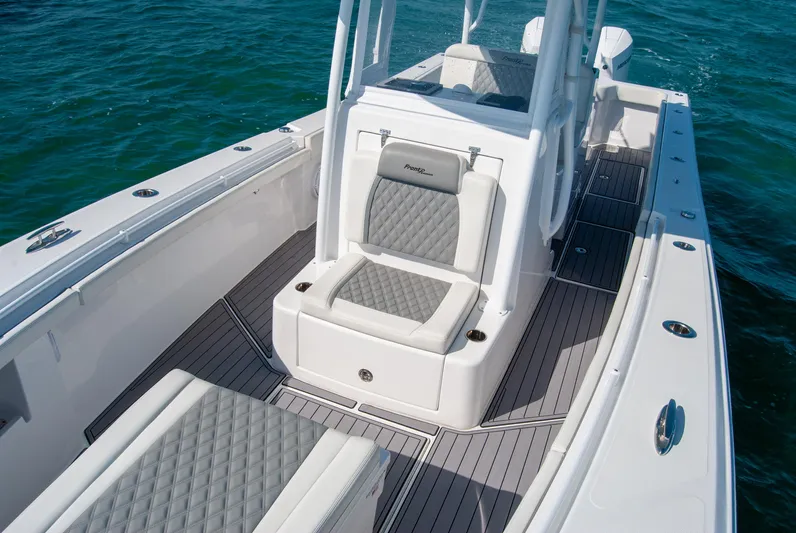  Yacht Photos Pics 2023 Front Runner 33 Center Console boat with sleek seating and modern design.