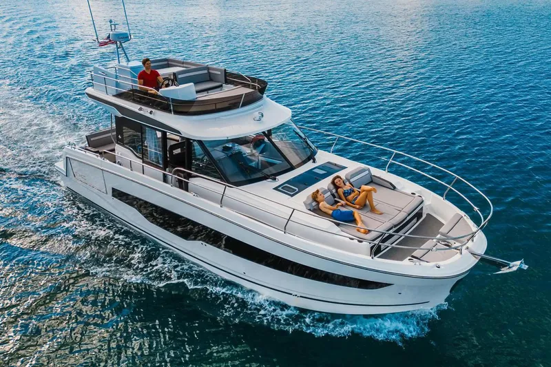  Yacht Photos Pics Manufacturer Provided Image