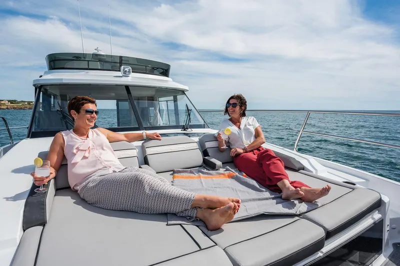  Yacht Photos Pics Manufacturer Provided Image