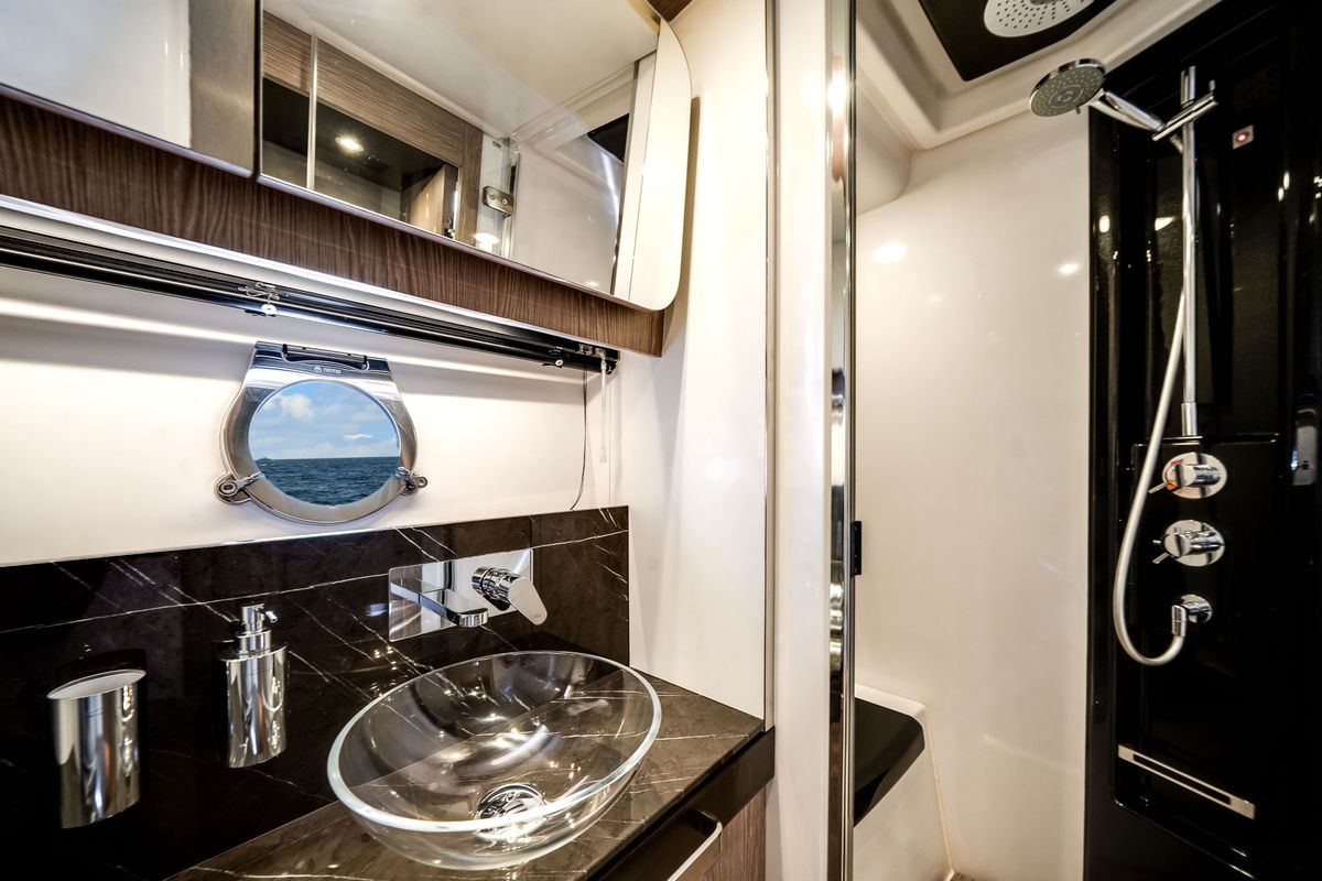 2020 Azimut 60 