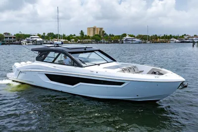Cruisers Yachts 50 GLS