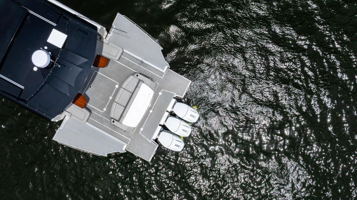 2024 Cruisers Yachts 50 