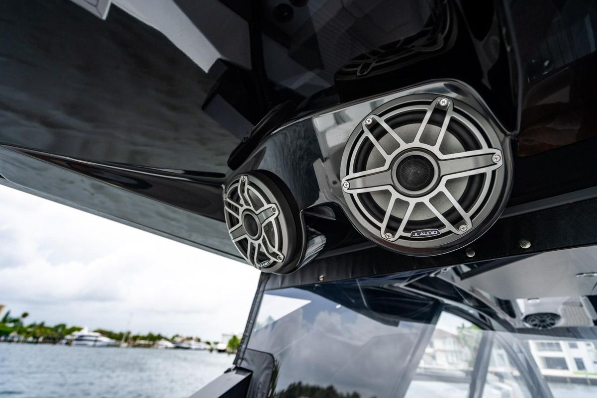2024 Cruisers Yachts 50 