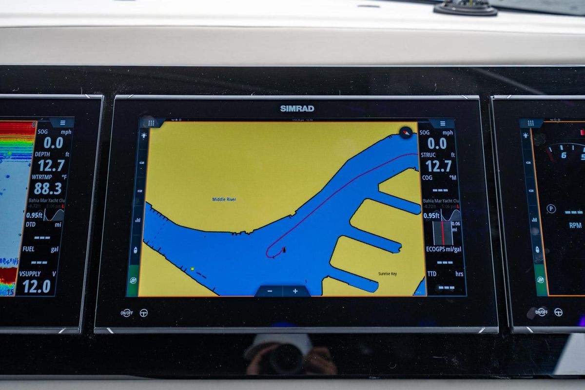 2024 Cruisers Yachts 50 