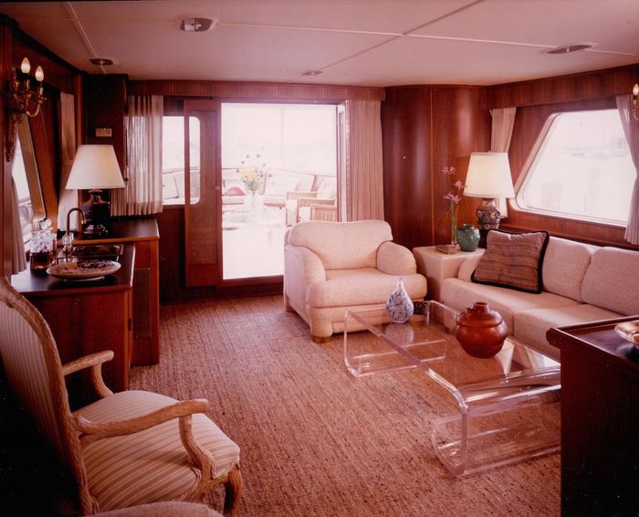 1964-86-feadship-classic-canoe-stern