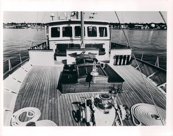1964-86-feadship-classic-canoe-stern