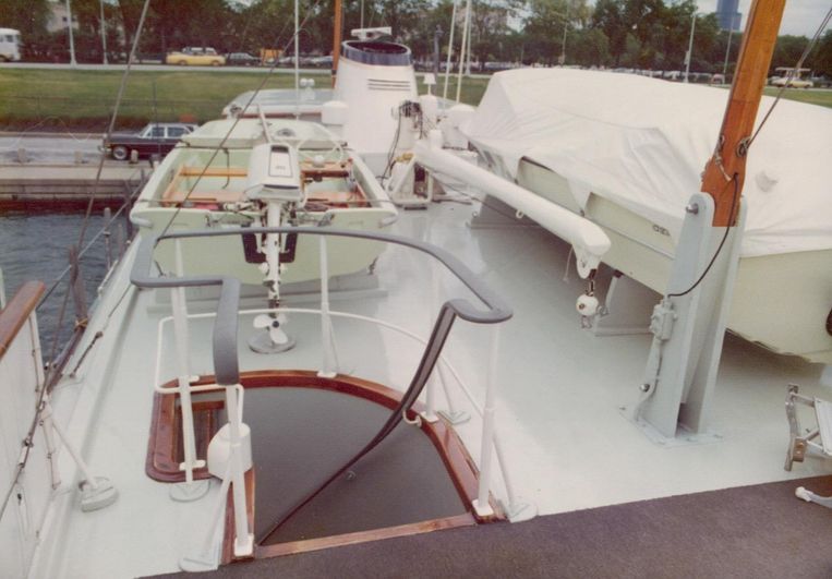 1964-86-feadship-classic-canoe-stern