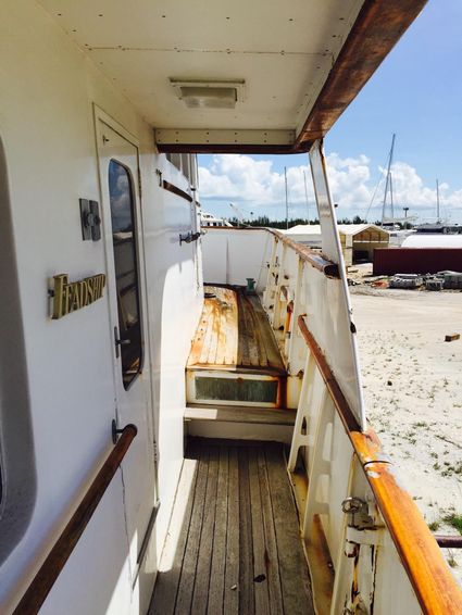 1964-86-feadship-classic-canoe-stern