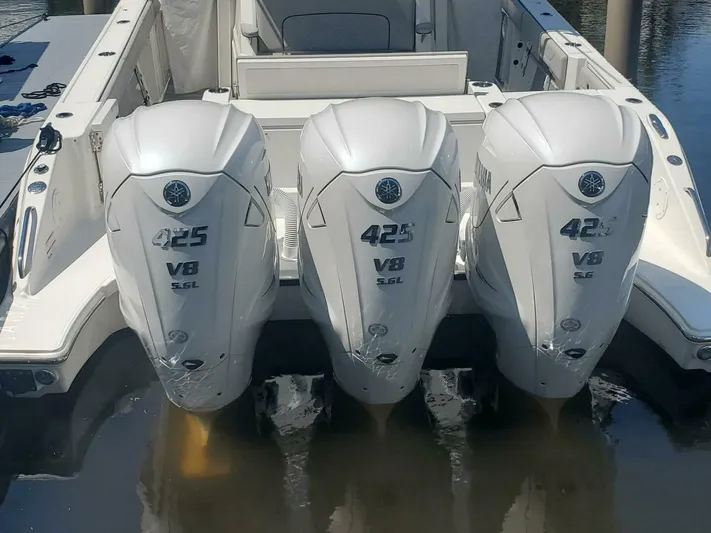 Fiji Kai Yacht Photos Pics Triple Yamaha 425 V8 engines on a 2023 Pursuit S378 boat.