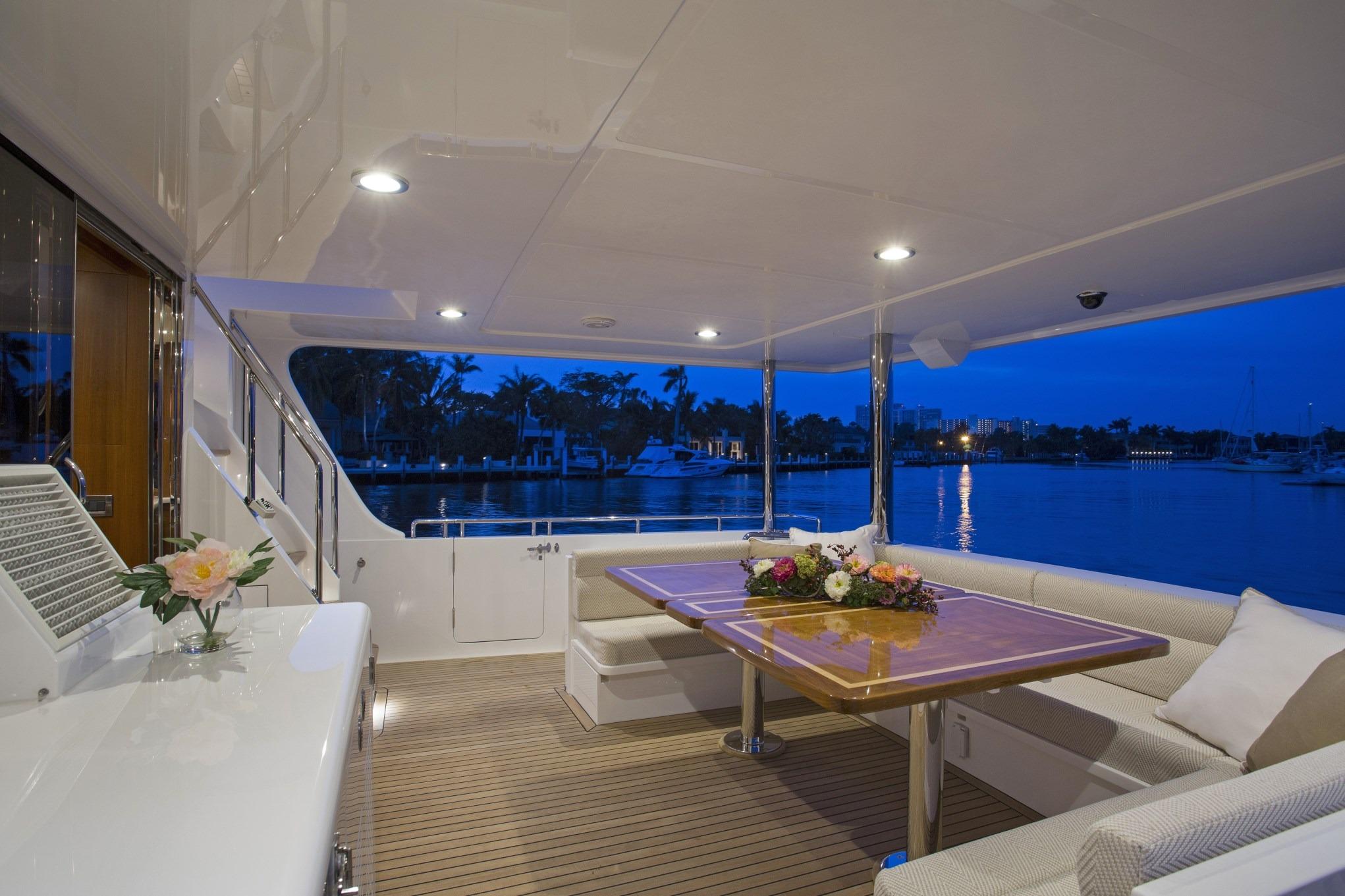Yacht Photo 34
