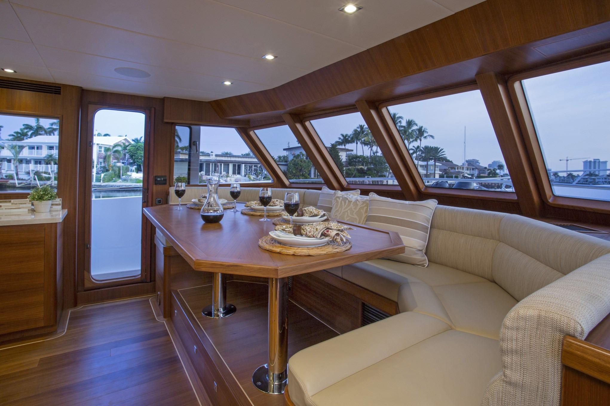 Yacht Photo 45