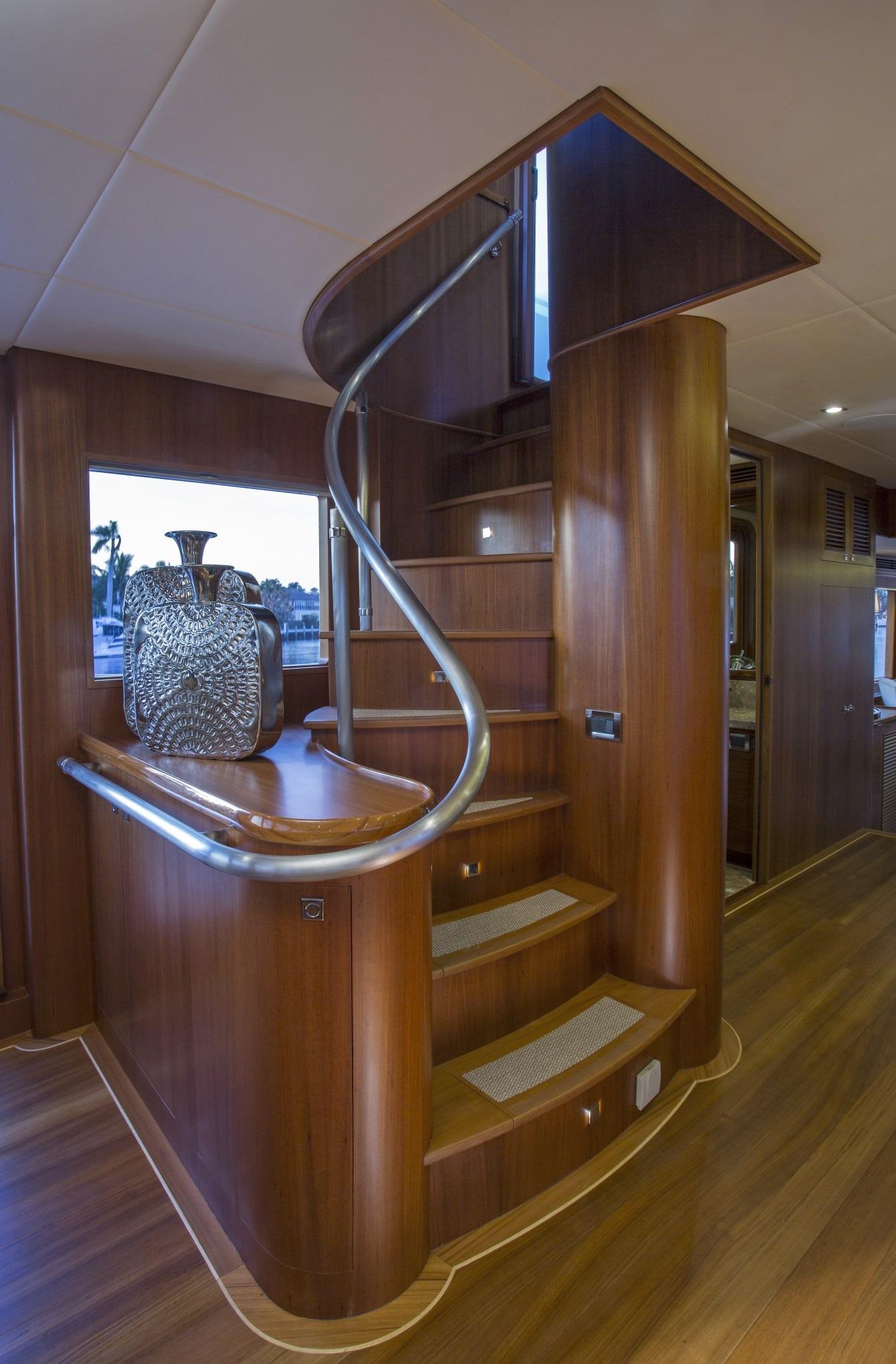 Yacht Photo 47