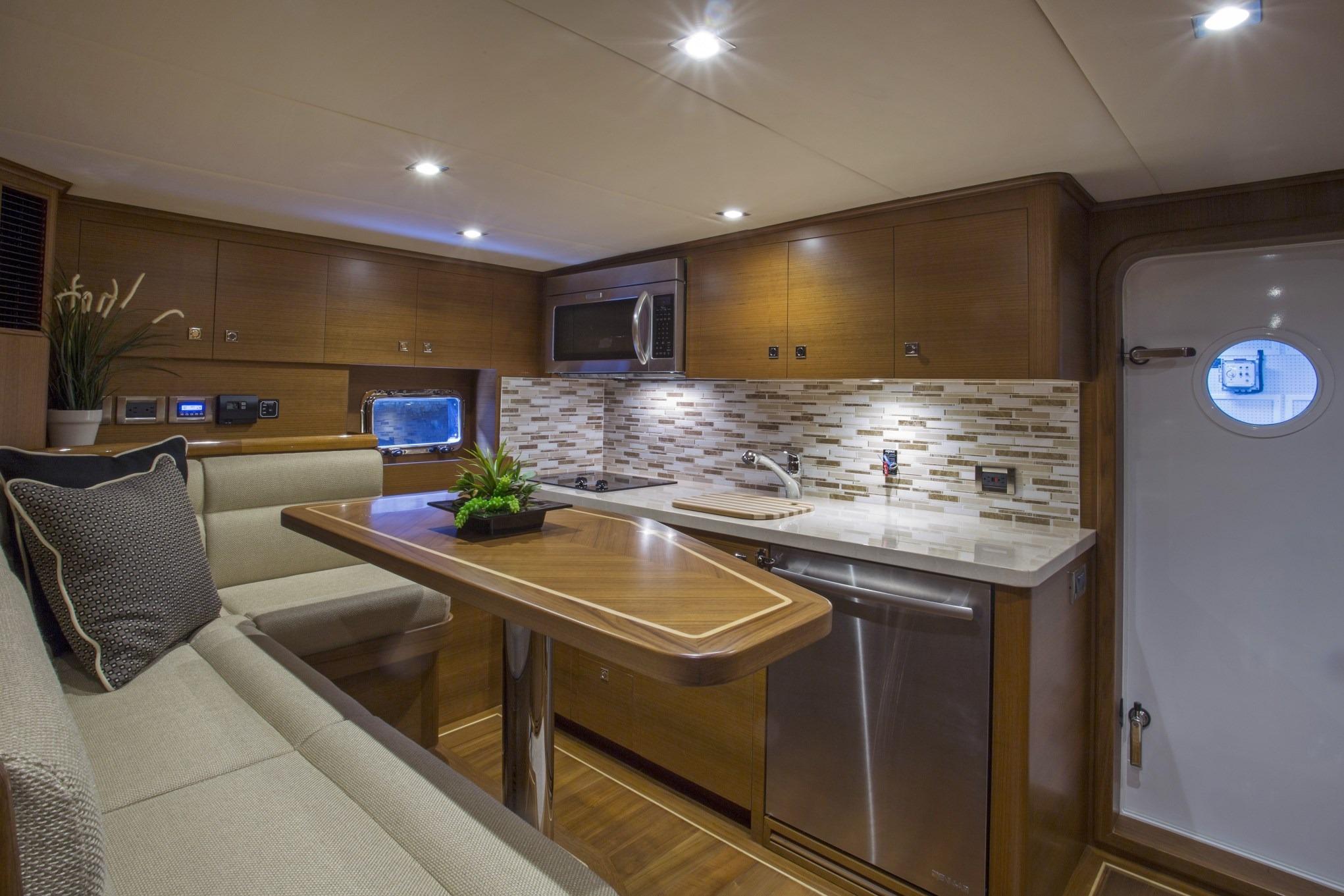 Yacht Photo 59