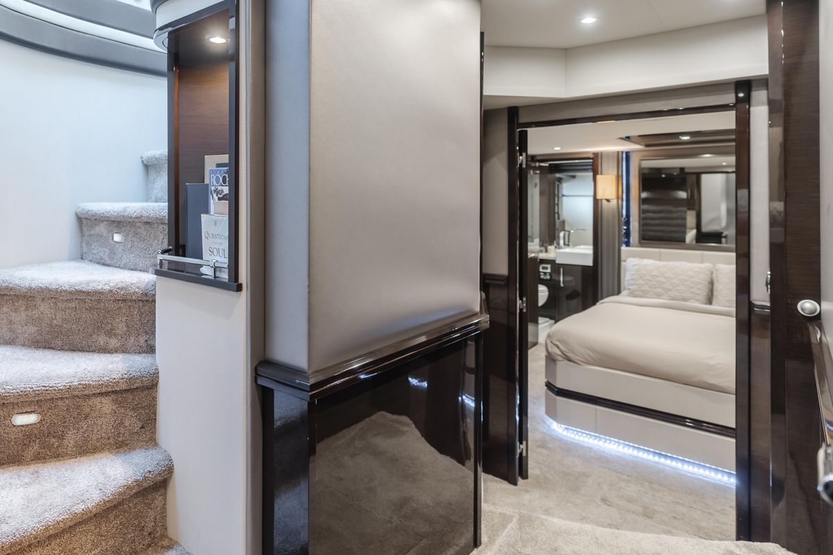 2018 Marquis 72 