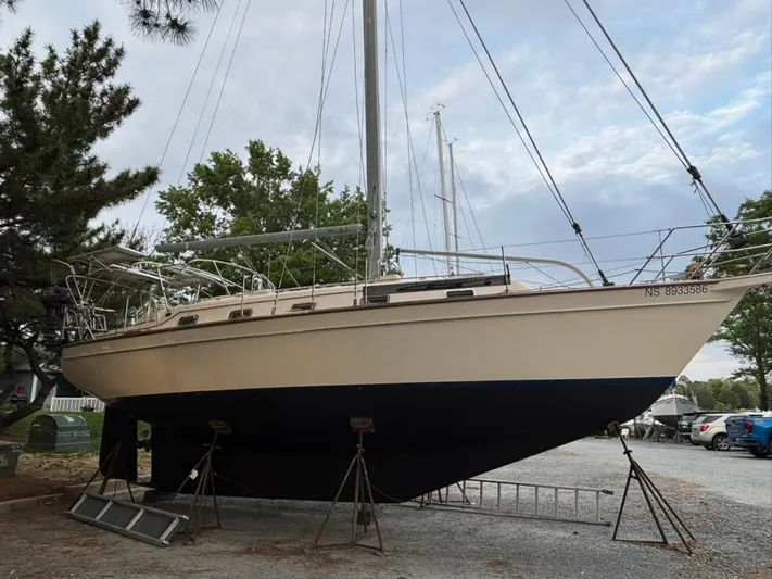 Blue Sky Yacht Photos Pics 