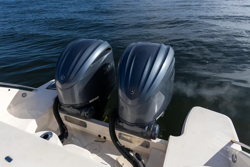 No Name Yacht Photos Pics Twin Yamaha outboard engines on 2022 Grady-White 326 CANYON boat in water.