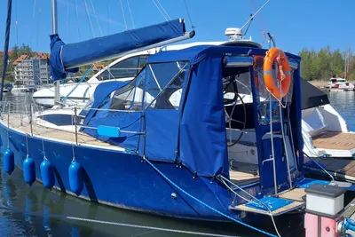 2010 Cobra Yachts 33