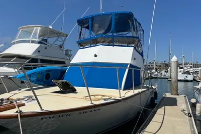Pacific Boats 33