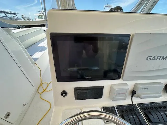  Yacht Photos Pics 2021 AmeraCat 27 Gen II DC helm with Garmin navigation system and controls.