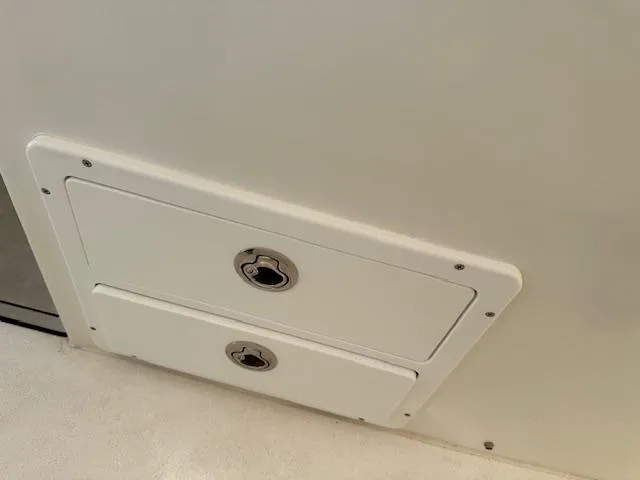  Yacht Photos Pics Storage compartment on 2021 AmeraCat 27 Gen II DC boat.