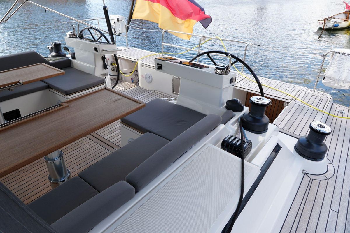 2018 Bavaria 54 