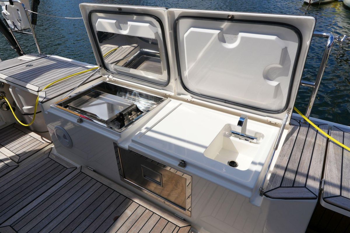 2018 Bavaria 54 