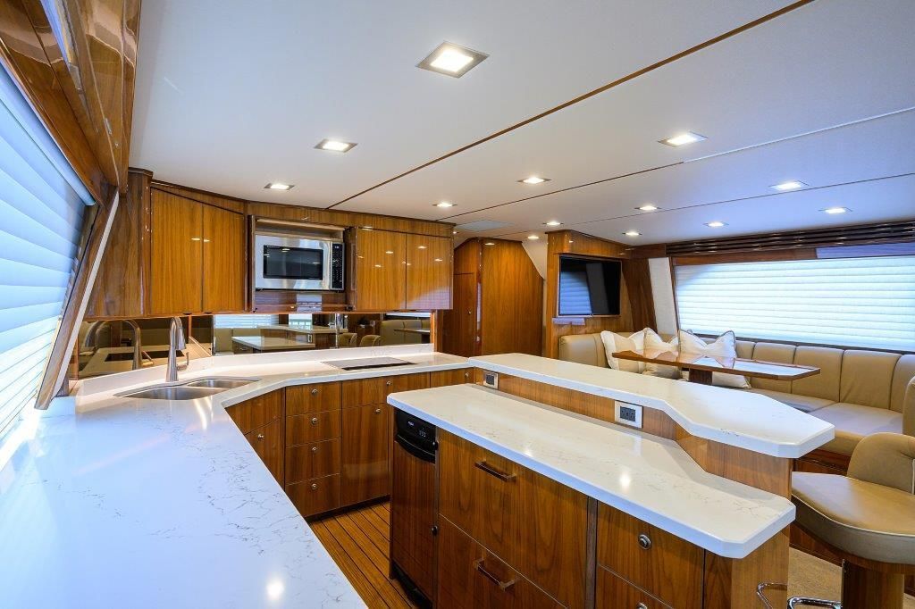 2020 Viking 72 