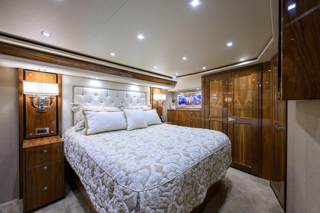 2020 Viking 72 