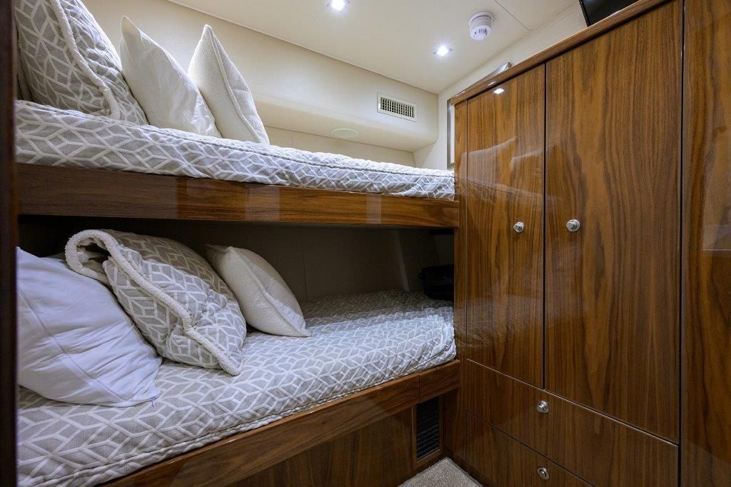 2020 Viking 72 