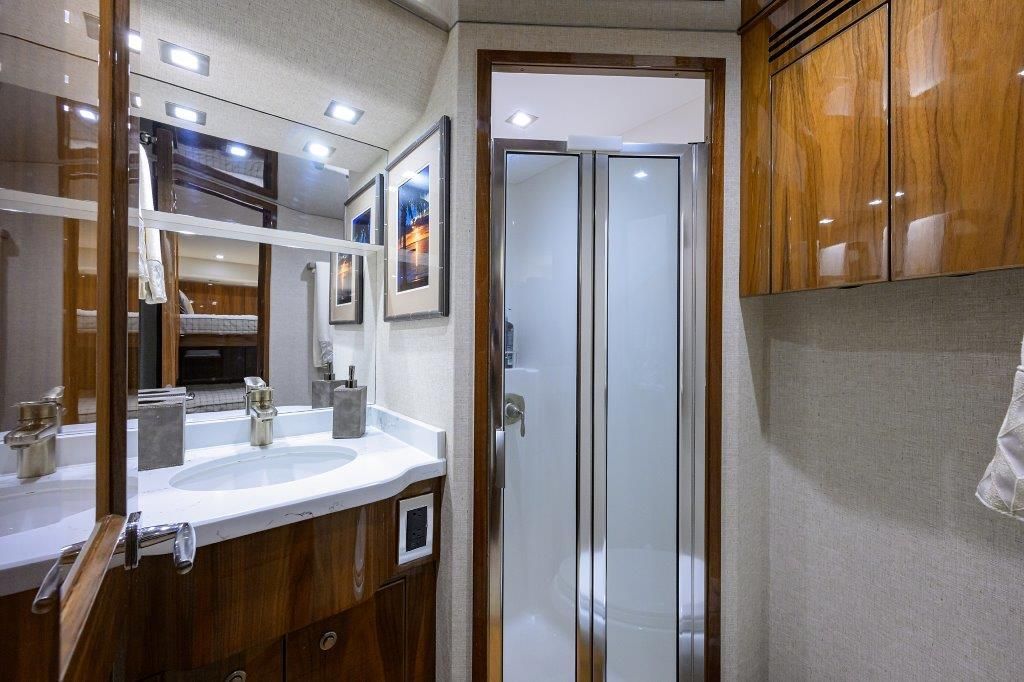 2020 Viking 72 
