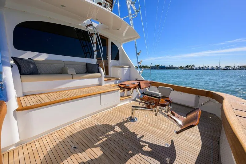 Knot Again Yacht Photos Pics Viking 72 Knot Again - Cockpit