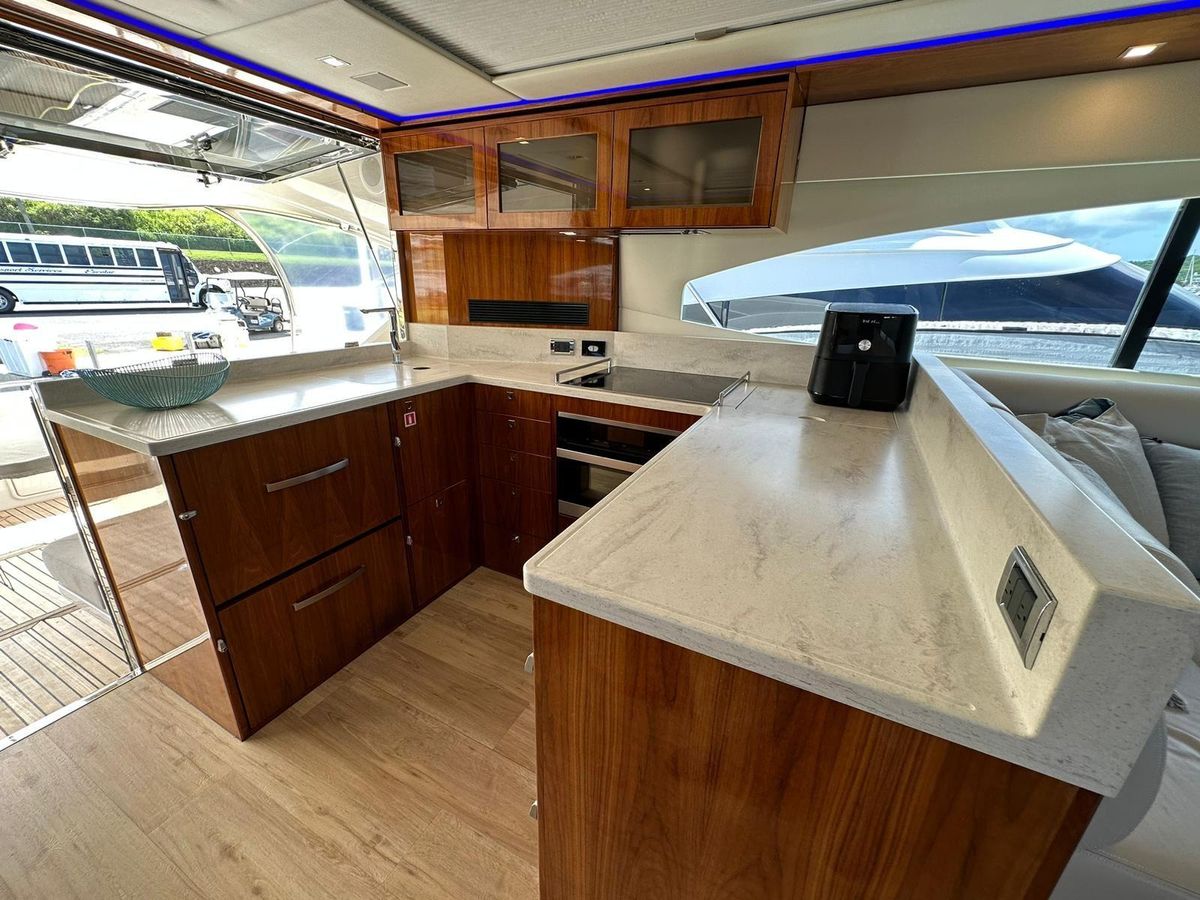 2018 Riviera 60 