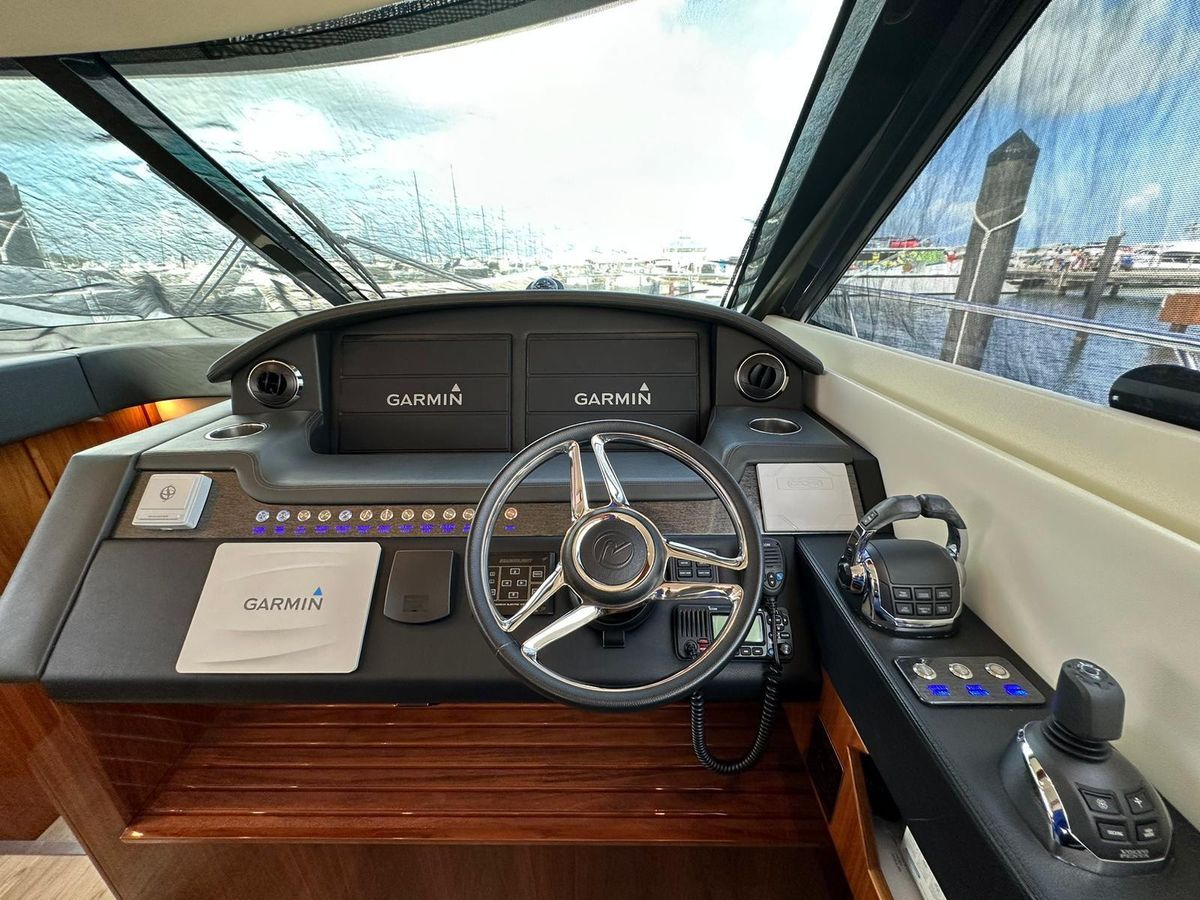 2018 Riviera 60 