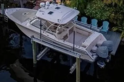 Grady-White Freedom 335