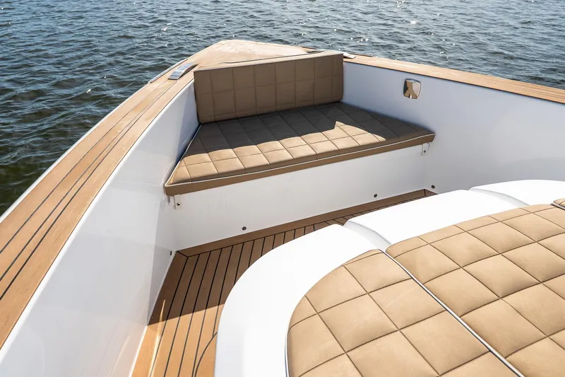  Yacht Photos Pics Luxurious seating on 2023 Pardo Yachts 43, featuring elegant teak decking.