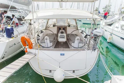 Bavaria Cruiser 37