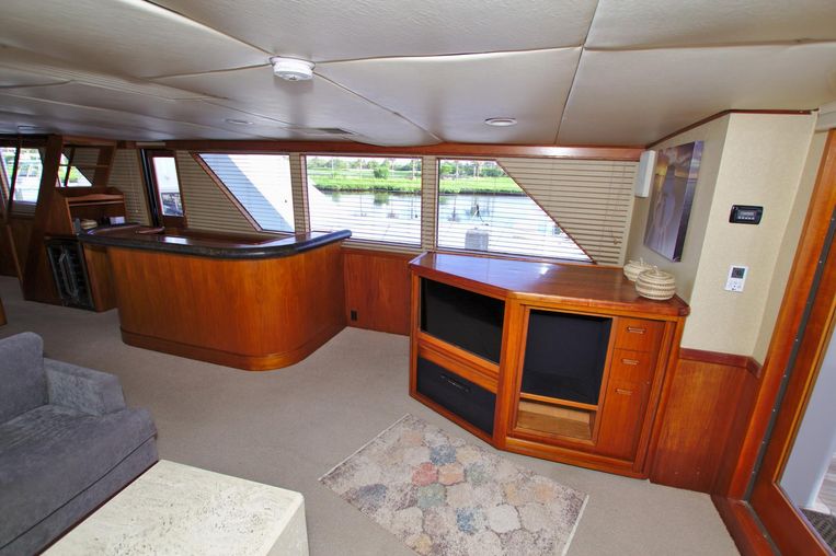 1986-86-stephens-enclosed-pilothouse-my