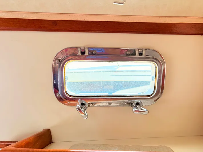 Endeavor Yacht Photos Pics 