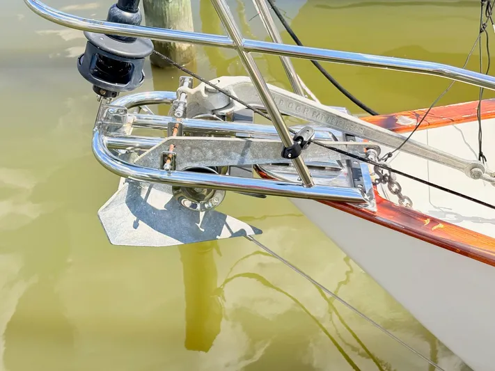 Endeavor Yacht Photos Pics 