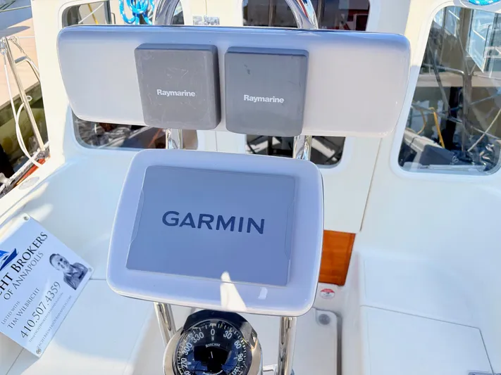 Endeavor Yacht Photos Pics 