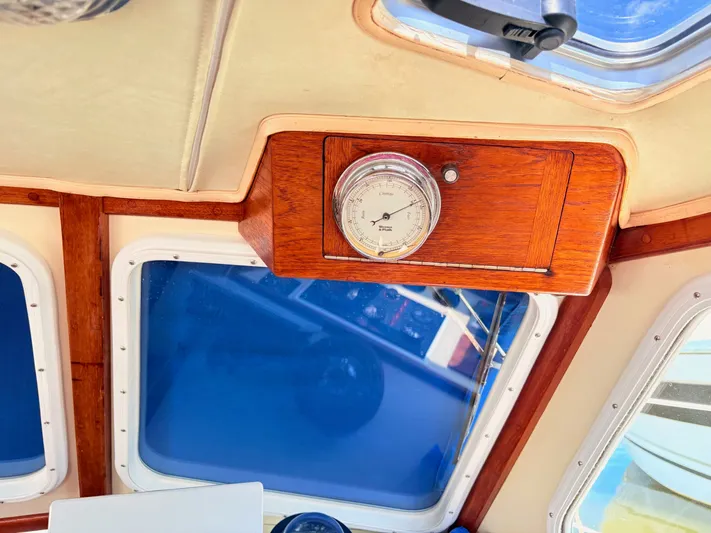 Endeavor Yacht Photos Pics 