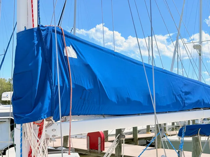 Endeavor Yacht Photos Pics 